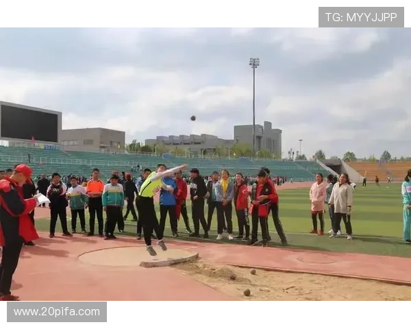 黄军专访:从绿茵场到人生舞台的足球旅程回顾与展望 黄军专访:从绿茵场到人生舞台的足球旅程回顾与展望