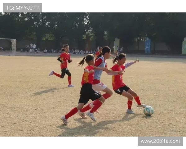 体职院足球明星展现青春风采助力校园体育文化蓬勃发展